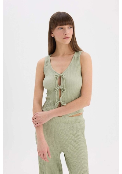 Defacto Slim Fit Dar Kesim V Yaka Önden Bağlamalı Bürümcük Kolsuz Bluz D3568AX24AU Yeşil