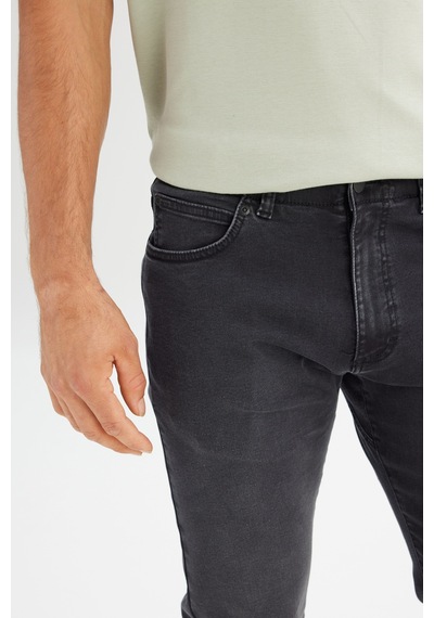 Lee Extreme Motion Slim Fit Dar Kesim Pamuklu Esnek Lacivery Denim Jean Pantolon Lacivert Lee Extreme Motion Slim Fit Dar Kesim Pamuklu Esnek Lacivery Denim Jean Pantolon Lacivert