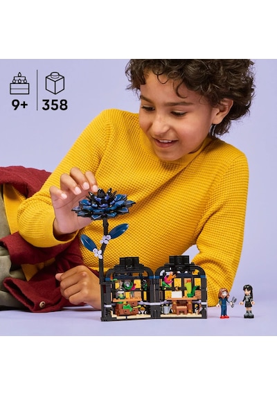LEGO® Wednesday Siyah Yıldız Çiçeği 76784 - 9 Yaş ve Üzeri Çocuklar için Koleksiyonluk Çiçek Modeli Yapım Seti (358 Parça)