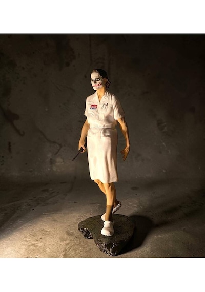 The Dark Knight Joker Hemşire Koleksiyon Figürü - 20 Cm Dev Boy Özel Tasarım