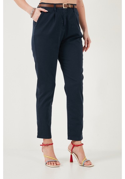 Lela Streç Pamuklu Regular Fit Yüksek Bel Düz Kısa Paça Kemerli Bayan Pantolon 668Yp5335 Lacivert Lela Streç Pamuklu Regular Fit Yüksek Bel Düz Kısa Paça Kemerli Bayan Pantolon 668Yp5335 Lacivert