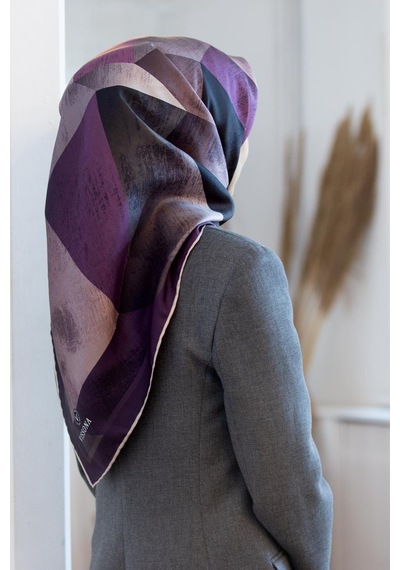Vissona %100 Twill İpek Geometrik Desenli Gri - Gül Kurusu Renkli 90x90 Eşarp Dikim Şekli : El Dikişi Çok Renkli