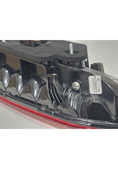 Vw Touareg Led Sağ İç Arka Stop Lambası 1172024