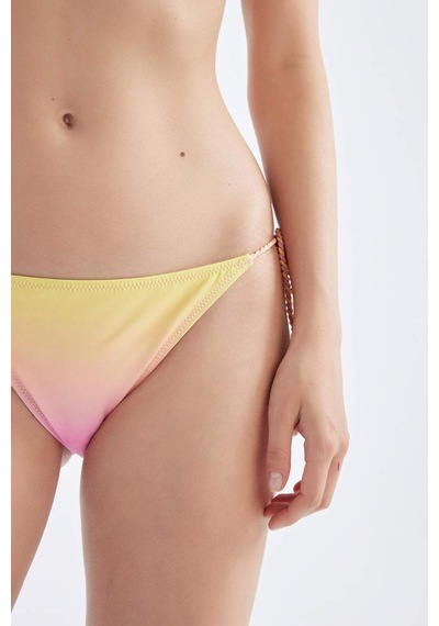 DeFacto Regular Fit Degrade Baskılı Bikini Altı-Fall in Love D2651AX24HSPN205