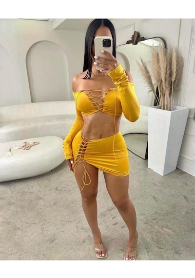 Pink Life Göğüs Dekoteli İpli Crop Ve Yırtmaçlı Etek Takım Sarı