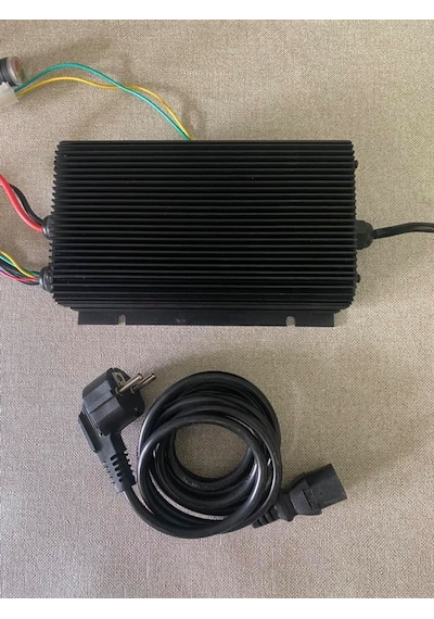 12V 18A Pil Şarj Aleti - Forkflit Araba Pil Şarj Cihazı
