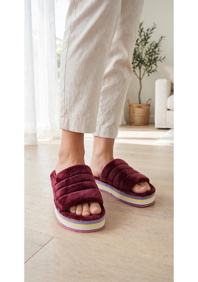 Stsahra Kadın Bordo Peluş Platform Tabanlı Ev Terliği Stsahra Kadın Bordo Peluş Platform Tabanlı Ev Terliği