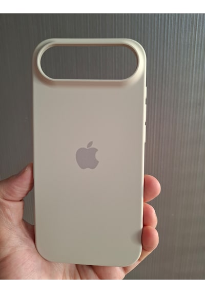 Apple Uyumlu iPhone 17 Air Logolu İçi Kadife Silikon Lansman Kılıf Bej