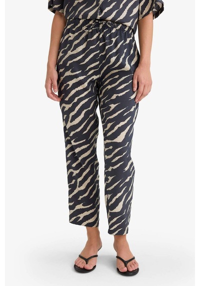 DeFacto Carrot Fit Zebra Desenli Modal Kumaş Pantolon Çift Cepli Yüksek Bel Düz Paça E6360AX25SPBK81