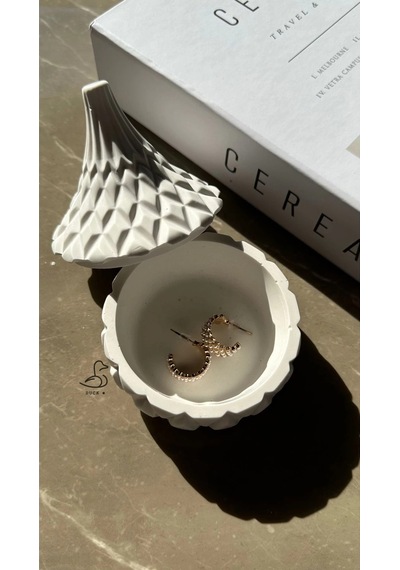 Dekoratif İşlemeli Oval Takı Kutusu