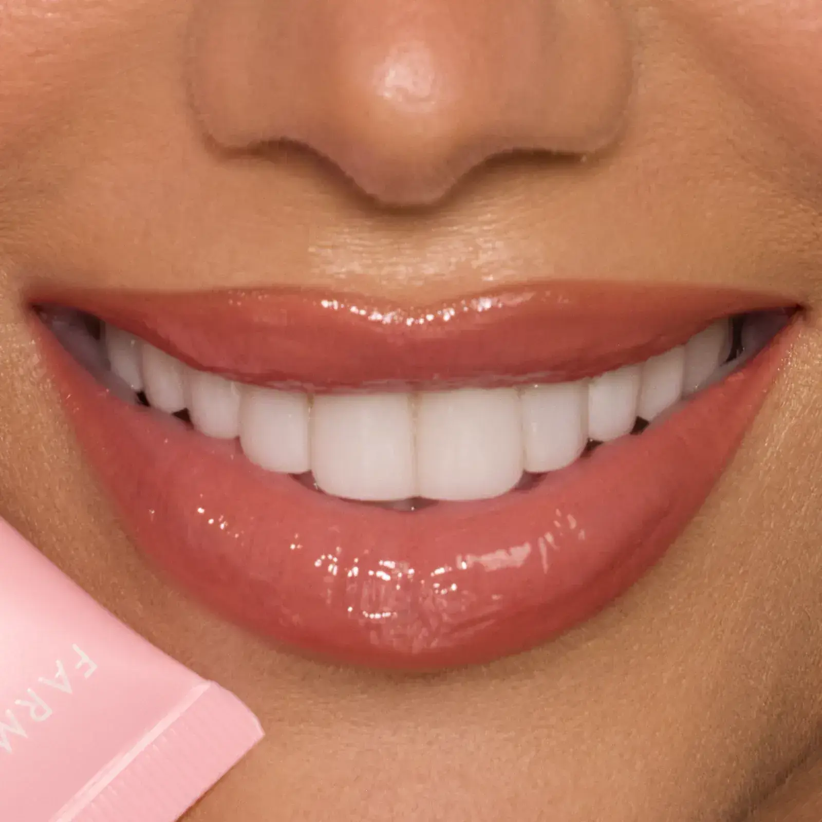 Farmasi Glowy Peptide Lip Balm Frosted Pink