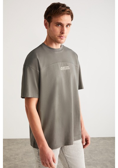 Grımelange Lorenzo Erkek Özel Dokulu Kumaşlı %100 Pamuk Düğme Detaylı Normal Gri T-shirt Grımelange Lorenzo Erkek Özel Dokulu Kumaşlı %100 Pamuk Düğme Detaylı Normal Gri T-shirt