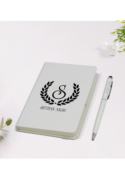 Kişiye Özel Çelenk Baş Harfli İsimli 9X14Cm Beyaz Defter Ve Kalem N11.1067