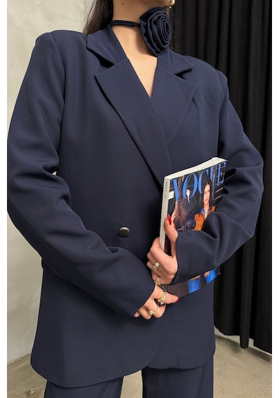 Msm Fashion Kadın İkili Blazer Ceket Pantolon Takım Aksesuar Ve Düğme Detaylı Bol Paça Lacivert Msm Fashion Kadın İkili Blazer Ceket Pantolon Takım Aksesuar Ve Düğme Detaylı Bol Paça Lacivert