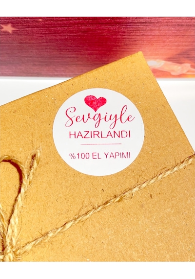 Sevgiyle Hazırlandı El Yapımı Kalpli Kırmızı Yazılı Yuvarlak Yapışkanlı Etiket 4x4 Cm 120 Adet