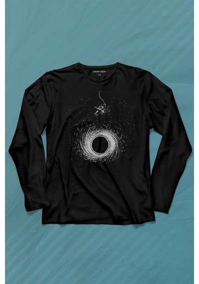 Kara Delik Üstünde Salınan Astronot Uzay Karadelik Uzun Kollu Tişört Baskılı T-shirt 001
