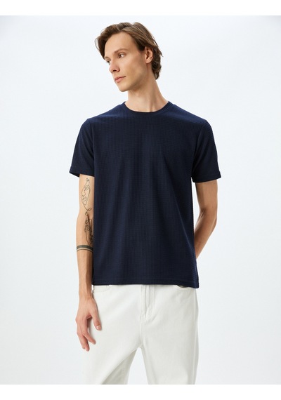 Koton Bisiklet Yaka Kısa Kollu Dokulu Slim Fit Tişört Lacivert 5sam10077hk Lacivert