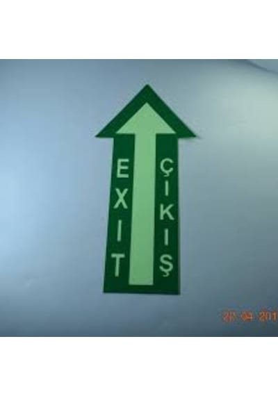 Fosforlu Yer Ok İşareti Zemin İçin Üzeri Koruyucu Laminasyonlu Yön Etiketi 12 x 25 CM