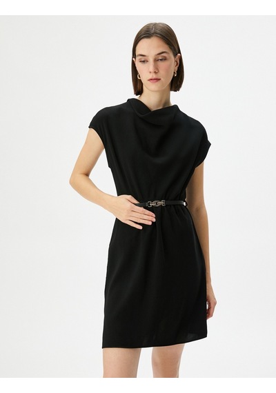 Koton Mini Elbise Degaje Yaka Kemer Detaylı Kısa Kollu Siyah 4sak80003uw 4SAK80003UW999