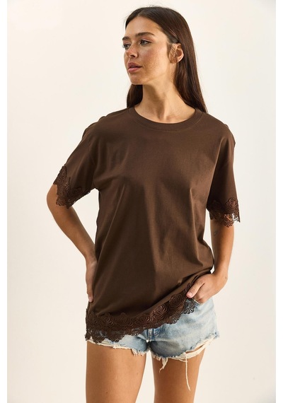 Shade Kadın Bisiklet Yaka Dantel Detaylı Oversize T-shirt 2134 60286120 - Kahverengi