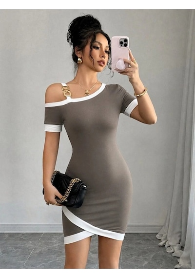 DefyModa Kadın Kısa Kollu Asimetrik Kesim Yaka Şerit Ve Aksesuar Detaylı Modal Elbise Sütlü Kahve