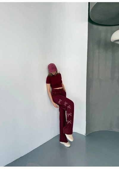 Kadın Osy Modal Yumuşak Dokulu Kumaş Nakış İşlemeli Rahat Bol Paça Eşofman Pantolon - Bordo Kadın Osy Modal Yumuşak Dokulu Kumaş Nakış İşlemeli Rahat Bol Paça Eşofman Pantolon - Bordo