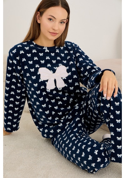 Siyah İnci Nakışlı Büyük Beden Polar Kışlık Örme Pijama Takım 25222571 Lacivert
