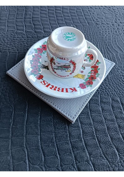 Kare Bardak Altlığı Suni Deri Bardak Altı 1 Adet Gri Renk Çok Renkli
