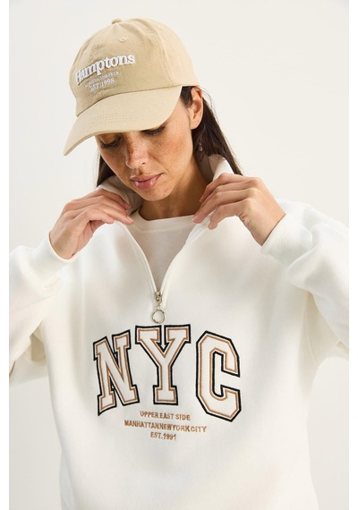 Shade Kadın Nyc Nakış İşlemeli Yakası Fermuarlı Üç İplik Şardonlu Oversize Sweatshirt 60283767 - Beyaz Shade Kadın Nyc Nakış İşlemeli Yakası Fermuarlı Üç İplik Şardonlu Oversize Sweatshirt 60283767 - Beyaz