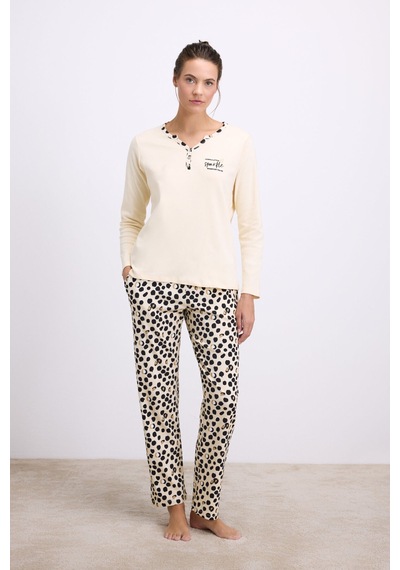 Man11549-1039 Anil Ev Giyim Anıl Kadın Uzun Kollu T-shirt Ve Pantolon Pijama Takımı %100 Pamuk, Leopar Desen Detaylı 11549 Krem Man11549-1039 Anil Ev Giyim Anıl Kadın Uzun Kollu T-shirt Ve Pantolon Pijama Takımı %100 Pamuk, Leopar Desen Detaylı 11549 Krem