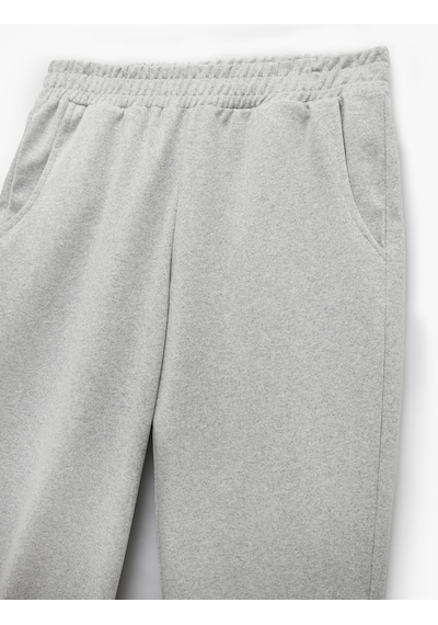 Koton Şardonlu Beli Lastikli Cep Detaylı Rahat Kalıp Jogger Eşofman Altı Gri 6wal40021ık Gri Koton Şardonlu Beli Lastikli Cep Detaylı Rahat Kalıp Jogger Eşofman Altı Gri 6wal40021ık Gri