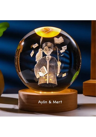 Kişiye Özel Büyük Boy Işıklı Ahşap Kaideli Cam Küre 8cm