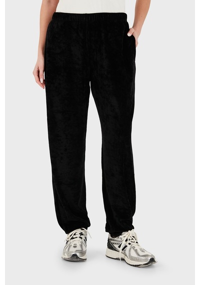 Emporio Armani Regular Fit Kapüşonlu Logolu Kadife Dokulu Eşofman Takımı Kadın Eşofman Takımı Ew004748 Af26228 Uc001 Siyah Emporio Armani Regular Fit Kapüşonlu Logolu Kadife Dokulu Eşofman Takımı Kadın Eşofman Takımı Ew004748 Af26228 Uc001 Siyah