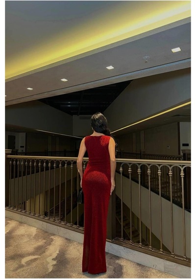 Lior Design Kadın Günlük Yırtmaçlı Maxi Askılı Abiye Elbise Kırmızı