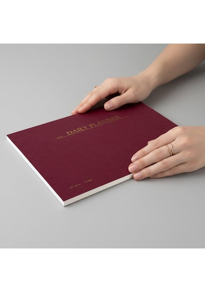 Paperto. Tarihsiz Günlük Planlayıcı, 29,7 21 Cm, 60 Yaprak, 110 Gr Ivory Kağıt, Bordo Kapak, Günlük Plan Defteri İngilizce