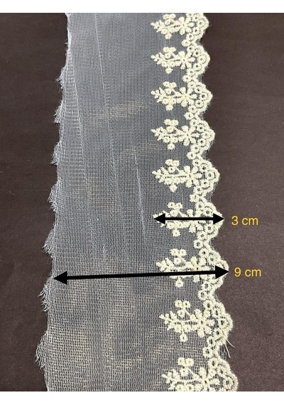 Tül Üzerine İşli Uçları Pamuklu Dantel / 1 Metre