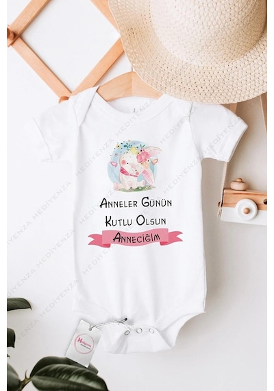 Hediyenza Anneler Günün Kutlu Olsun Anneciğim Pembe Kız Özel Tasarım Bebek Zıbın Pamuklu Çıtçıtlı Body Beyaz