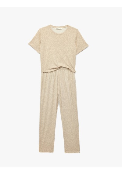 Koton Rahat Kalıp Bisiklet Yaka Kısa Kollu Pijama Takımı Kahverengi Desenli 7wlk40106mk Koton Rahat Kalıp Bisiklet Yaka Kısa Kollu Pijama Takımı Kahverengi Desenli 7wlk40106mk