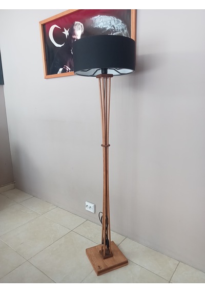 Ahşap Ayaklı Lambader Siyah