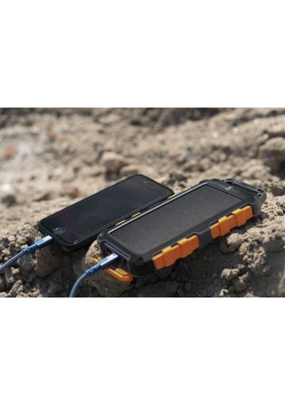 Xtorm XR104 Xtreme 20 W 10.000 mAh Solar Powerbank