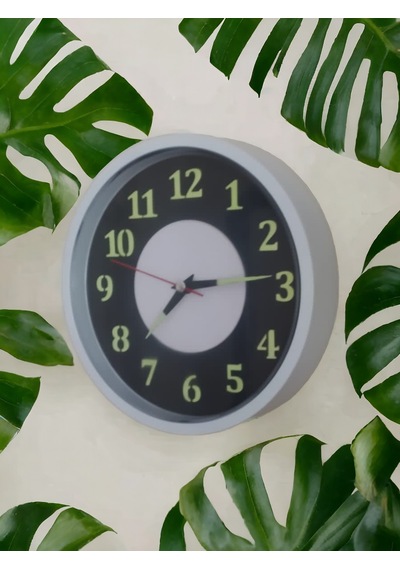 Fosforlu Gece Karanlıkta 5 Saat Parlayan Duvar Saati 22 Cm B4 Siyah - Beyaz