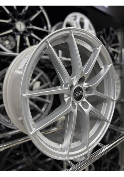 18" 5x108 Oz Leggera Hlt Silver Jant Modeli