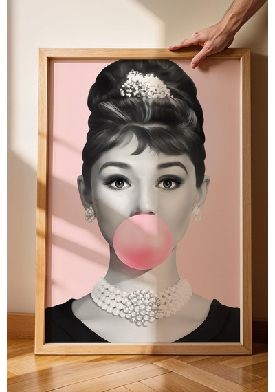 Audrey Hepburn Pembe Sakız Balonu Çerçeveli Tablo - Pop Art Poster Tablo