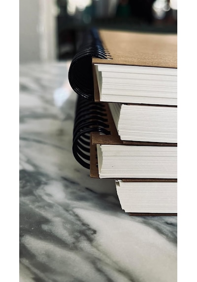 Spiralli Notebook, Kraft Kapaklı, A5 Boyut 15x21 Cm , 100 Yaprak Noktalı Çok Renkli