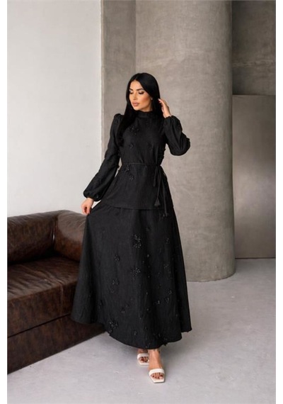 Neşeli Butik Kadın Siyah Keten Kumaş Çiçek Aplikeli Hakim Yaka Etekli Takım Nbms2629