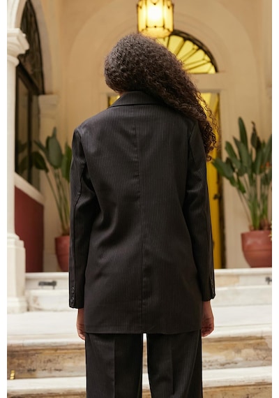 Kadın Çizgili Yakalı Cep Kapaklı Kolları Düğmeli Boyfriend Blazer Ceket-siyah Çizgi Siyah Çzg. Kadın Çizgili Yakalı Cep Kapaklı Kolları Düğmeli Boyfriend Blazer Ceket-siyah Çizgi Siyah Çzg.
