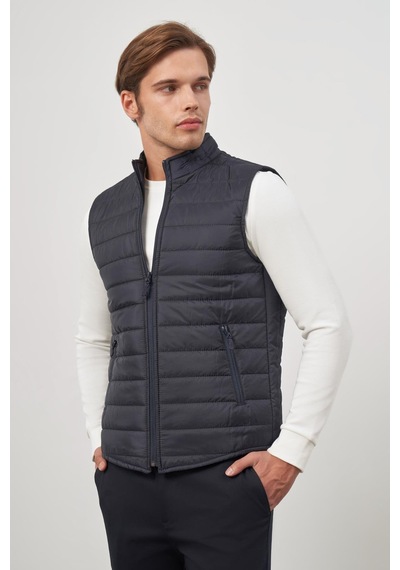 İmza Koyu Lacivert Kapitone Dik Yaka Düz Garnisiz-biyesiz Slim Fit Yelek 1009245150 Koyu Lacivert İmza Koyu Lacivert Kapitone Dik Yaka Düz Garnisiz-biyesiz Slim Fit Yelek 1009245150 Koyu Lacivert