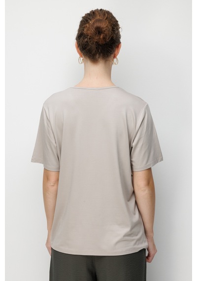 Kadın V Yaka Yaka Kenarı Zincirli Penye T-shirt Bej Bej