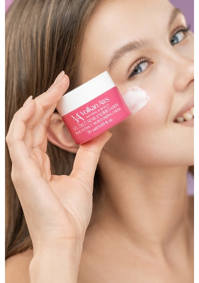 Volkan Ates Natural & Beauty Gül Özlü Nemlendirici Krem Cam Kavanoz 50 Ml