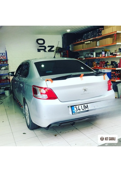 Peugeot 301 2012-2023 Parlak Siyah Ön Ek Plastik Boyalı